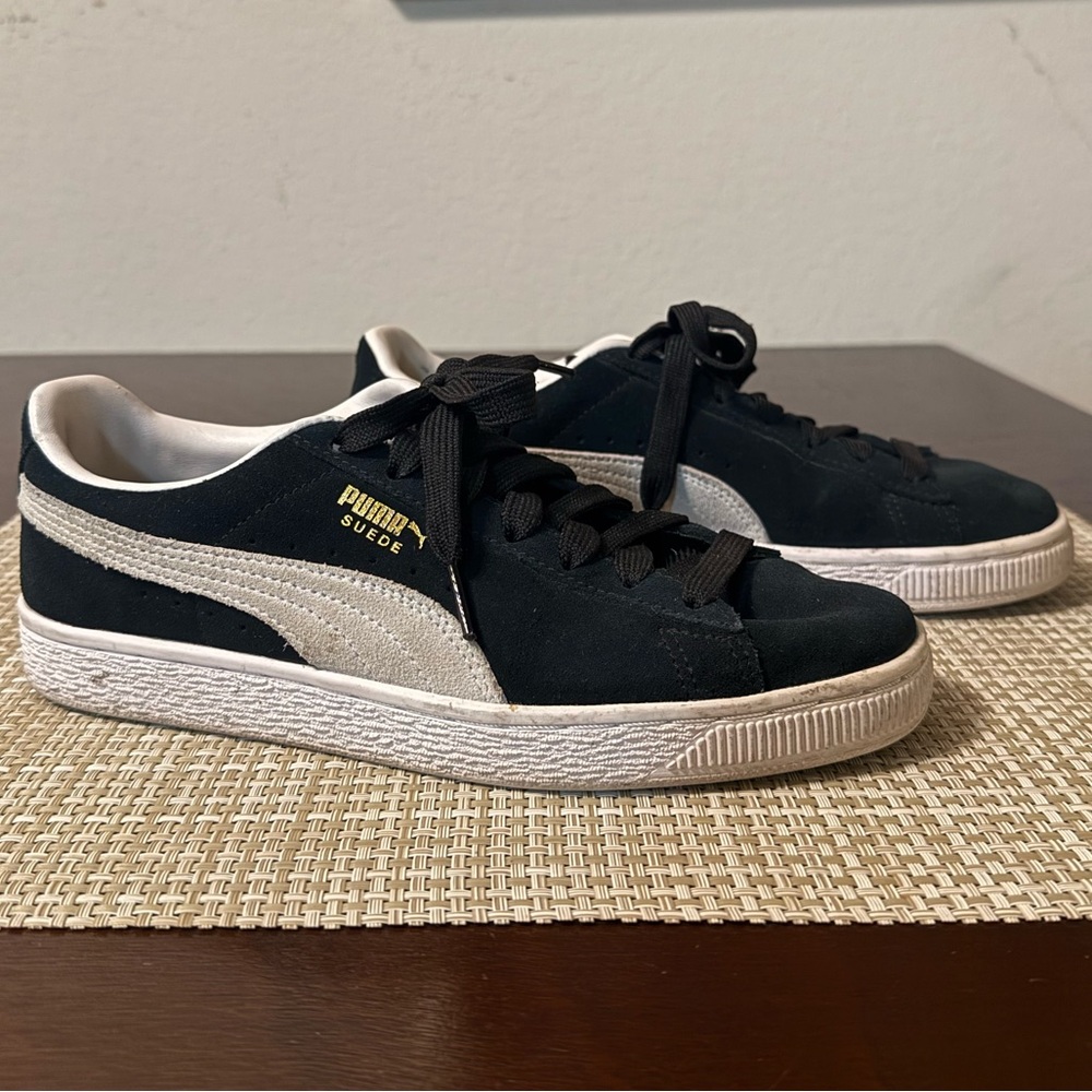 Puma Suede Black and White Sneakers - Size 6.5 Children’s